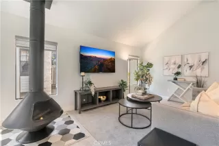 Photo #4: OC24140043 Listing 