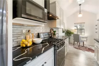 Photo #6: OC24140043 Listing 