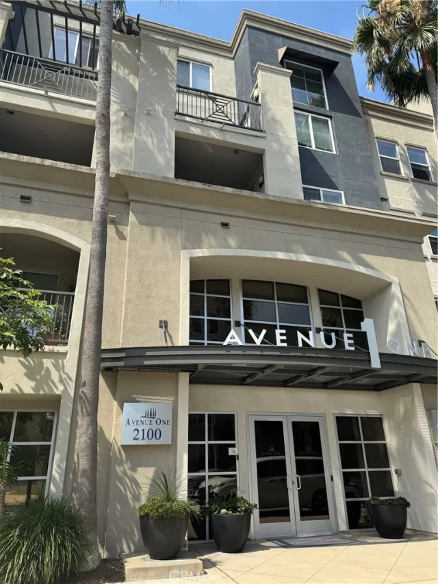 MLS: OC24140176 Condo For Sale