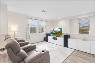 Photo #4: OC24141083 Listing