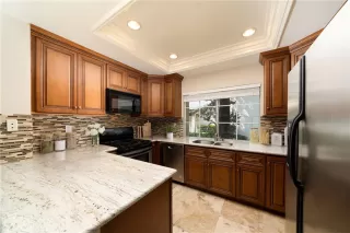 Photo #6: OC24141140 Listing