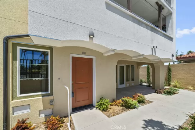 MLS: OC24141848 Condo For Sale