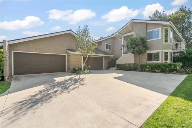 MLS: OC24142552 Condo For Sale