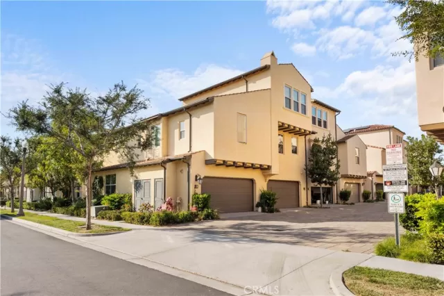 MLS: OC24142951 Condo For Sale