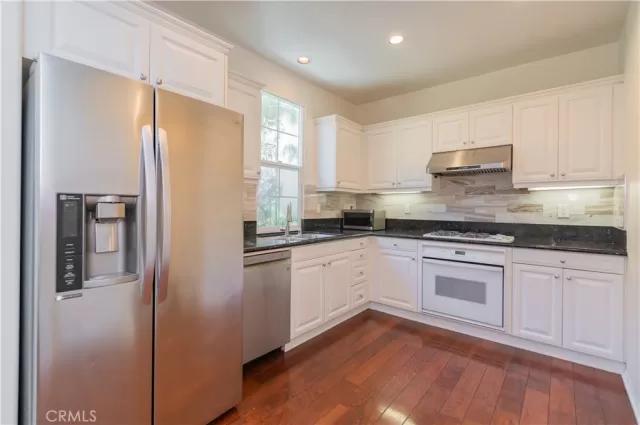 MLS: OC24143988 Condo For Sale