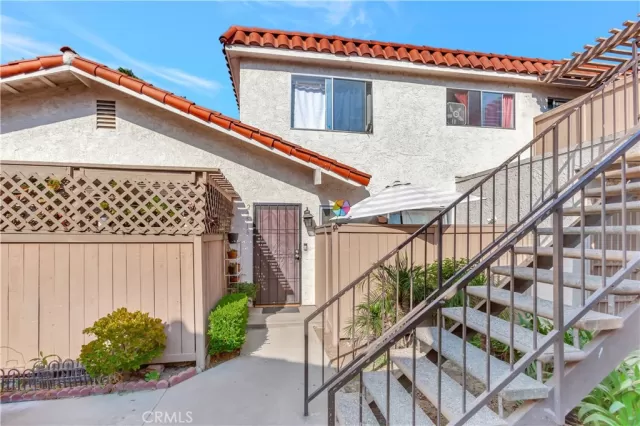 MLS: OC24144281 Condo For Sale