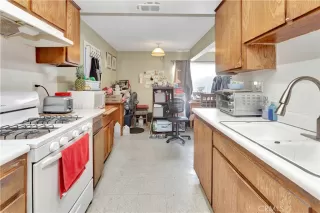 Photo #2: OC24144281 Listing