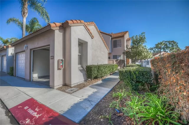 MLS: OC24144319 Condo For Sale