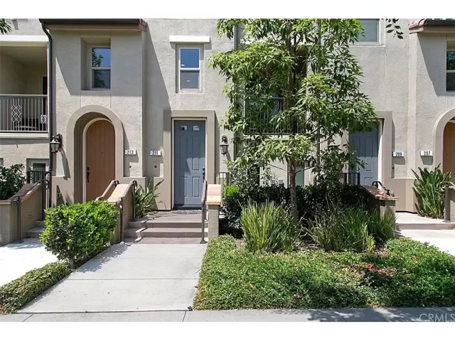 MLS: OC24144365 Condo For Sale