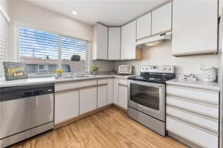 Photo #6: OC24144596 Listing 