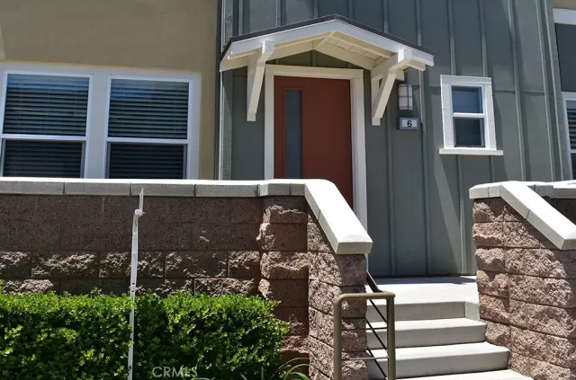 MLS: OC24144608 Condo For Sale