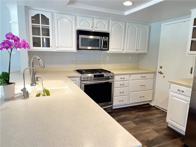 MLS: OC24144874 Condo For Sale