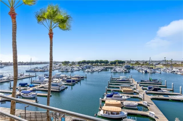 MLS: OC24145061 Condo For Sale