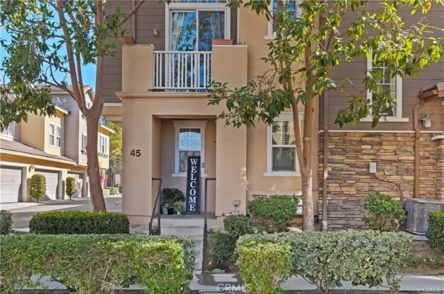 MLS: OC24145322 Condo For Sale