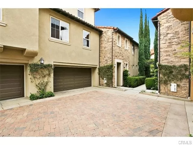 MLS: OC24145388 Condo For Sale