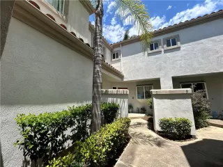 Photo #2: OC24145389 Listing