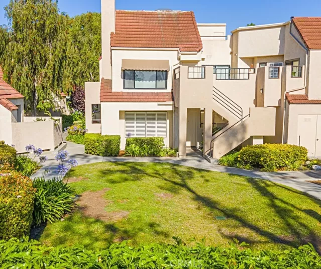 MLS: OC24145749 Condo For Sale