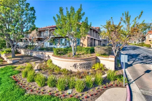 MLS: OC24145872 Condo For Sale