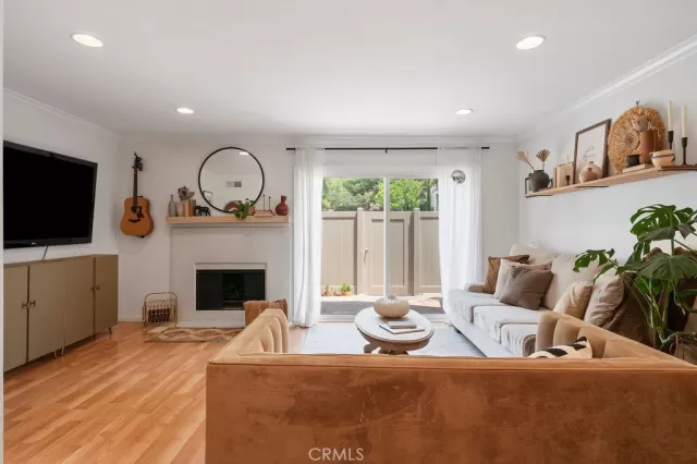 MLS: OC24146367 Condo For Sale