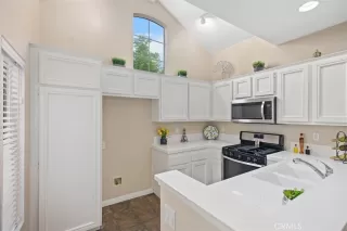 Photo #5: OC24146559 Listing 