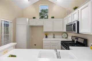 Photo #6: OC24146559 Listing 