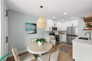 Photo #2: OC24146564 Listing 