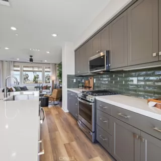 Photo #2: OC24146640 Listing 