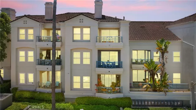 MLS: OC24146692 Condo For Sale