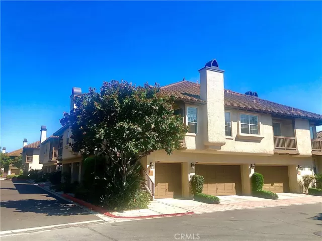 MLS: OC24147122 Condo For Sale