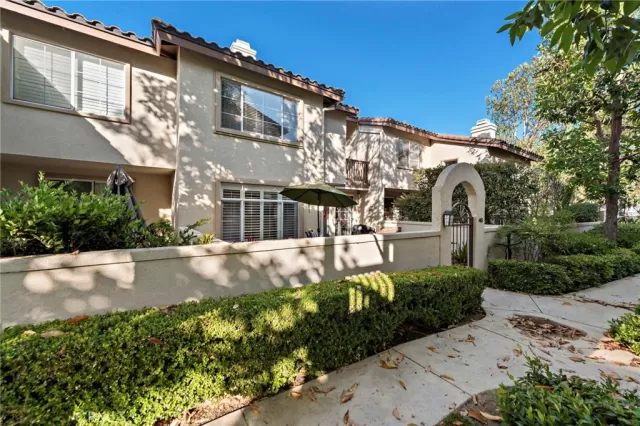 MLS: OC24147124 Condo For Sale