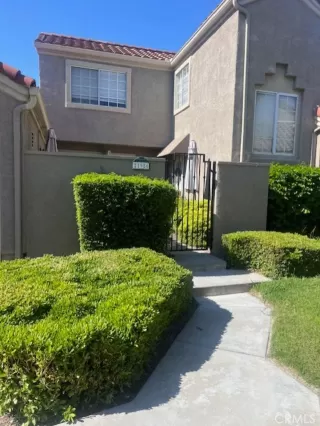 Photo #1: OC24147510 Listing