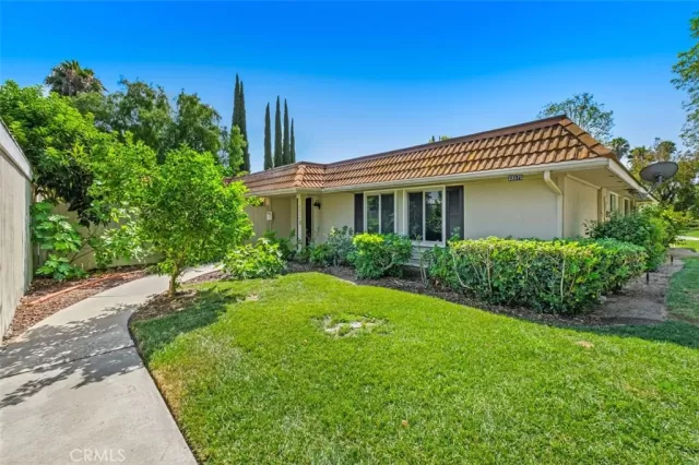 MLS: OC24147513 Condo For Sale