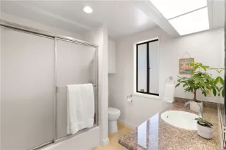 Photo #3: OC24147585 Listing 