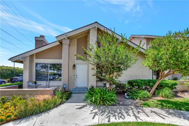 MLS: OC24147668 Condo For Sale