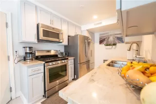 Photo #4: OC24147783 Listing