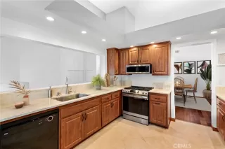 Photo #6: OC24147923 Listing 