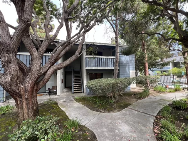 MLS: OC24148272 Condo For Sale