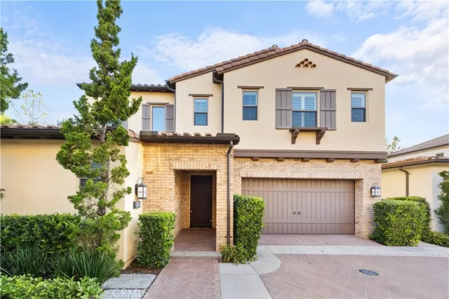 MLS: OC24148399 Condo For Sale