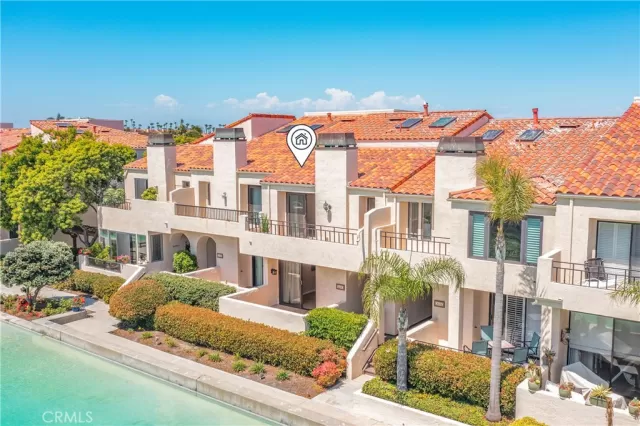 MLS: OC24149029 Condo For Sale