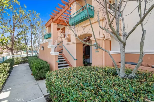 MLS: OC24149113 Condo For Sale