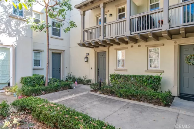 MLS: OC24149170 Condo For Sale