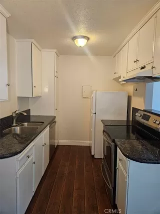 Photo #4: OC24149171 Listing