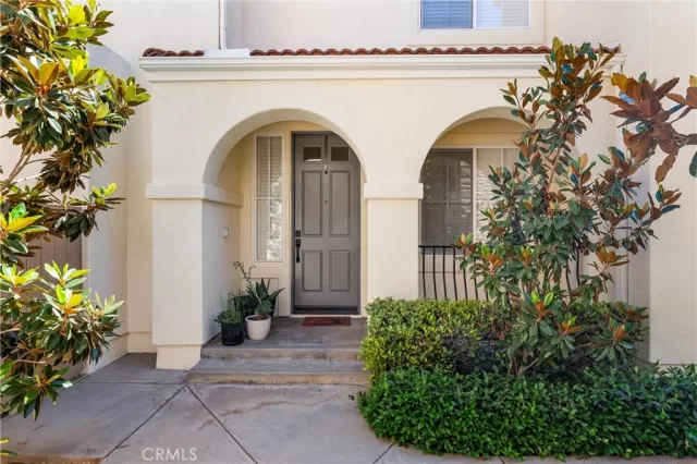 MLS: OC24149430 Condo For Sale