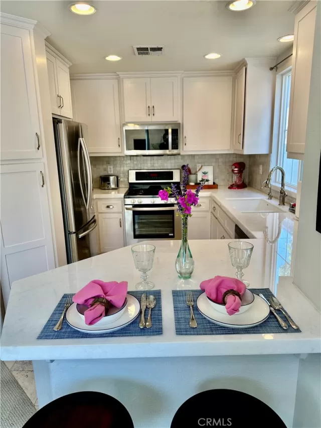 MLS: OC24149682 Condo For Sale