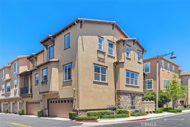 MLS: OC24150190 Condo For Sale