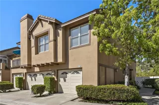 Photo #3: OC24150290 Listing