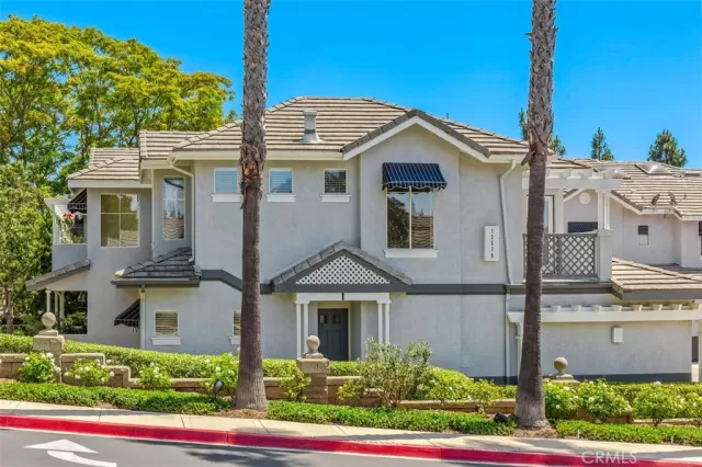 MLS: OC24150299 Condo For Sale