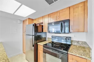 Photo #3: OC24150710 Listing