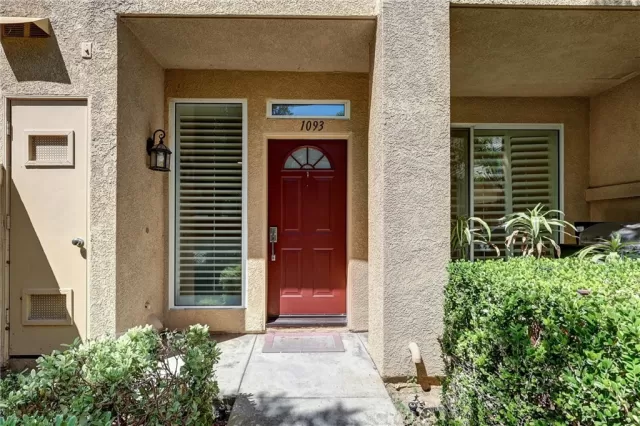 MLS: OC24151038 Condo For Sale