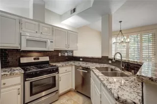 Photo #6: OC24151038 Listing